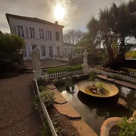 La Des Remparts Bed & Breakfast